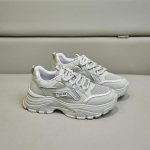 Slip on v&otilde;rkkangast hingavad naiste jooksutossud, n&ouml;&ouml;riga PU-nahast vabaaja spordijalatsid Naiste kerged paksud tennised 35