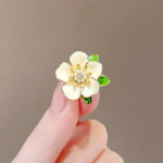 Suvine kokkupuutevastane pross: Moodne ja luksuslik kaelarihm naistele.