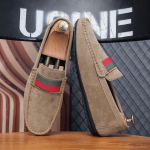 Meeste matt seemisnahast pealsetega peales&otilde;idetavad mokassiinid &ndash; Briti stiilis pehme tallaga vabaajajalatsid 40 khaki