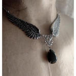 Moodsad kaelakeed naiste ehete jaoks h&otilde;be