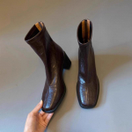 Prantsuse pehme nahast paksukontsaga l&uuml;hikesed saapad naistele 2025 s&uuml;gis ja talv uued sametised retro ruudukujulise ninaga k&otilde;rgekontsaga elastikust &otilde;hukesed Martin saapad 35 pruun