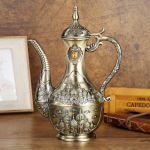 Euroopa Pronksist Lossi Veinikannikomplekt &ndash; Loominguline Luksuslik Metallist Veinikann Klaasidega, Vanaaegne Baaritarvikute Komplekt Koduseks Kasutamiseks Wine Pitcher
