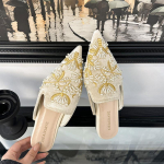 Moodne Disaineristiil Luksuslikud P&auml;rlhelmestega Sametised Mulid Naistele Elegantne Terava Ninaga Tikandiga Veluurist Sandaalid Daamidele Vintage Slaidid 35 beež