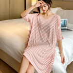 2025. aasta suvi, uued naiste &ouml;&ouml;r&otilde;ivad, l&uuml;hikeste varrukatega seelik, naiste &otilde;hukesed suurte triipudega suvised koduriided pidžaamad &ouml;&ouml;s&auml;rgid, magamisriided L