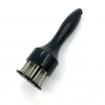 Roostevabast terasest lahtise lihat&uuml;ki k&otilde;&otilde;lusel&otilde;ikur, lihan&otilde;ela sisestamine, veiseliha praad, purustatud kanakoibade augud, k&ouml;&ouml;gitarbed must