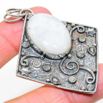 Natural Rainbow Moonstone Gemstone 925 Sterling Silver Pendant 2.64 d3a27