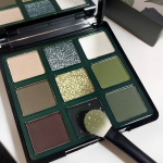 9 v&auml;rvi lauv&auml;rvipalett Retro prantsuse stiilis lauv&auml;rv must oliivroheline peen, mittelenduv puuder p&uuml;siv lauv&auml;rvipalett suitsuse silmameigi jaoks 9 colors