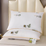 Sametine puuvillane padi, t&auml;iskasvanutele m&otilde;eldud kaelapadja s&uuml;damik, pestav, pehme ja aitab magada