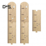 Seinale riputatav laste kasvudiagramm T&auml;pne skaalaga lastetuba lastetuba magamistuba beebi kuni t&auml;iskasvanud poisid t&uuml;drukud puidust liitmiku k&otilde;rguse m&otilde;&otilde;tmisjoonlaud A