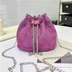 Naised Mood Teemandid Rhinestone Bucket Kotid Retro Pearl Chain Naiste &Otilde;lakotid L&auml;ikivad V&auml;ike Crossbody Kotid Naiste k&auml;ekotid 18x11x14cm roosa