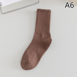 1paar mustad valged naiste sokid s&uuml;gistalv keskmine toru sokk Korea jaapani ins Trend must