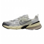 Nike meeste V2K RUN vabaaja spordijalan&otilde;ud 44