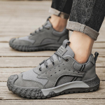 Moekad meeste &uuml;mara ninaga spordijalatsid libisemiskindlad t&ouml;&ouml;meeste kingad nooruslikud trendikad kerged hingavad paeltega riidest kingad 39 hall v&auml;rv