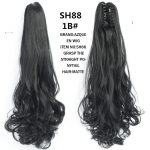 MERISIHAIR kuumakindel s&uuml;nteetiline hobusesaba 22-tolline laineline k&uuml;&uuml;nisklamber kuldses mustas juuksepikendustes