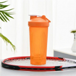 600 ml Shaker Bottle Proteiinipulbri Shaker Cup j&otilde;usaalis treenimiseks koos kaasaskantava veepudeli segamistopsiga 600ml oranž