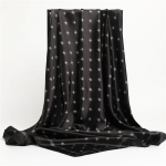 90 * 90 cm uus siidist sall naiste kevadsuvine dekoratiivne sall p&auml;ikesekaitsega reisisall S&uuml;gis- ja talvesall &otilde;huke v&auml;ljaanne 90*90cm