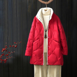 S&uuml;gis-talvine naiste keskmise pikkusega udunjakk, valge pardisulega, moekas l&auml;&auml;nelikus stiilis, retro, soodsa pilve mustriga p&uuml;stkrae jakk XS punane