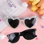 2pcs Pearl Decoration Heart Pearl bride to be Sun Glasses black Glasses Wedding Party Couple Sunglasses Bachelorette Party Decor