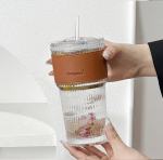 Ameerika stiilis suur klaasist tass k&otilde;rre ja kaanega - Vertikaalne muster, Ideaalne suviseks k&uuml;lmadeks jookideks, Tasuta saatmine Large Vertical Pattern Straw Cup