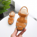 Uued poiste sandaalid Pehmest nahast kinnise varbaga v&auml;ikelaste suvejalatsid poistele ja t&uuml;drukutele lastele rannajalatsid Sport lastele sandaalid 21