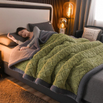 Paks kolmekihiline flanellist ja lambavillast talvepleed, &uuml;he-/kahekohaline suurus 150x200cm (Single Blanket)