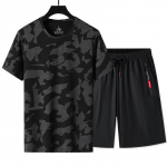 Uus suvine hingav spordi&uuml;likond Meeste kiirkuivatav spordikomplekt Ice Silk Ts&auml;rk ja l&uuml;hikesed p&uuml;ksid meeste kaheosaline Camo jooksukost&uuml;&uuml;m S