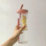 700 ml filtriga plastikust veepudel mahla tee jaoks, suur reisikooli joogipudel kokkupandavate &otilde;lgedega kaasaskantavate tassidega 700ml sinine