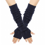 1 paar lahtised s&otilde;rmekindad, kootud mustriga k&auml;ekate, pikendatud villased kindad, silmkoelised, soojad kindad