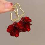 Moodsad kroonlehtedega k&otilde;rvar&otilde;ngad naistele elegantsed punased k&otilde;rvar&otilde;ngad punane