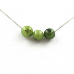 Pierres et Min&eacute;raux. Collier 3 perles Jade 8 mm Chaine en acier inoxydable.