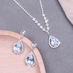 Liialdatud kaelakee, peen kaelakee, liialdatud k&otilde;rvar&otilde;ngaste komplekt, kaheosaline kaelakee, naistele m&otilde;eldud piduliku aksessuaarid 41CM h&otilde;be