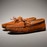 Br&auml;nd Meeste Vabaaja Jalan&otilde;ud Moodsad Meeste Kingad Suede Nahast Meeste Mokassiinid Vabaaja Lamedad Mokassiinid Slip-On S&otilde;idukingad Suurused 38-46 43 oranž