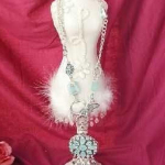 Les Tr&eacute;sors De Lily [C2395] - Porte-Colliers 'Lady Scarlett' Blanc valge