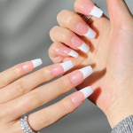 24 tk/komplekt Quick Nails Valged Prantsuse kunstnaelad kleebis Kantav veekindel manik&uuml;&uuml;r viimistletud k&uuml;&uuml;ned
