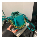 Kvaliteetsed l&auml;ikivad PU &otilde;lakotid Ketid T&otilde;mblukuga Kaasaskantavad Retro Crossbody kotid Naistele Uus Mood M&uuml;&uuml;gil