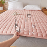A-klassi vee- ja uriinikindel sojakiust madratsikaitse hotellidele ja kodumajutustele Double Bed Mattress 150x190