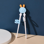 Algajatele m&otilde;eldud s&ouml;&ouml;gipulgad, mida on lihtne kasutada, lapsed &otilde;ppivad s&ouml;&ouml;gipulgad Armsad multifilmid, l&otilde;busad &otilde;ppimisabilised, lauan&otilde;ud Rabbit sinine