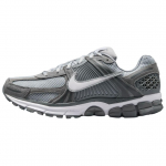 Nike Zoom Vomero 5 jahedad hallid hundihallid vabaajajalatsid HF1553-003 40.5 hall v&auml;rv