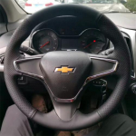 Chevrolet CRUZE sail 3 MALIBU XL Cavalier Equinox jaoks DIY kohandatud nahast s&uuml;sinikkiust auto rooliratta kate autoosad