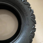25X8-12 Eesmine tubeless 25*8-12 vaakumrehvid Honda neljarattalisele ATV-le 500CC kardile 12-tollised rehvid 25X8-12