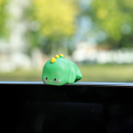 Multikas plastmassist robot, raputav pead Kaunistused Autode sisustus Autode kaunistused M&auml;nguasjad helekollane v&auml;rv