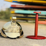 Messingist l&auml;ikiv Napoleoni Prantsuse ratsav&auml;ekiiver, messingist kiiver tasuta puidust alusega Parim j&otilde;ulu- ja Halloweeni kingitus.