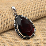 Punane Granaat V&auml;&auml;riskivi K&auml;sitsi valmistatud 925 Sterlingh&otilde;be Ehted Luksuslik Ripats Naistele 1.77 Inches punane