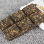 Yunnan Must Tee Fengqing Dianhong Tee tellis Lilleline Mesi maitse Varakevad