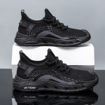 Uued meeste kingad suvised hingavad meeste vabaaja jooksujalatsid Meeste v&otilde;rgust tossud Meeste lendavad kootud kingad 39