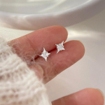 Cross Star Stud k&otilde;rvar&otilde;ngad naiste suvised lihtsad ja v&auml;ikesed viieharulised t&auml;rniga k&otilde;rvar&otilde;ngad Kerged luksuslikud k&otilde;rvaehted