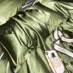 Luksuslik 100% mooruspuu siidist 4-osaline voodipesukomplekt Kahepoolne satiinsiinist tekikott & pinguldatud lina & padjap&uuml;&uuml;rid Esmaklassiline siidist kodutekstiil 2.0m 4Pcs Set