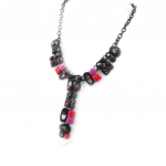 NOA [I2199] - Disainer Kaelakee 'Sissi' must punane roosa punane