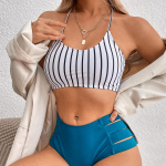 Naine, kolmnurk, &uuml;lisuur l&otilde;hestatud bikiinikomplekt Lips k&uuml;ljep&uuml;ksid stringid ujumistrikoo side seljatriip &uuml;hev&auml;rviline S valge