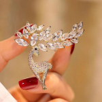 Vintage j&otilde;uluhirve pross l&auml;bipaistvast kuubikujulisest tsirkooniumoksiidist naiste loomade prossiga kingitused kuld